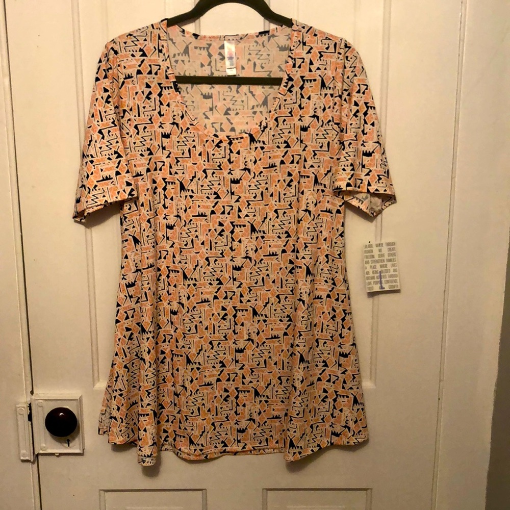 NWT Lularoe Perfect T
